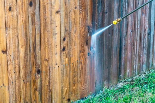 Fence Washing in Los Gatos