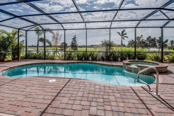 Pool Enclosure Cleaning in Los Gatos