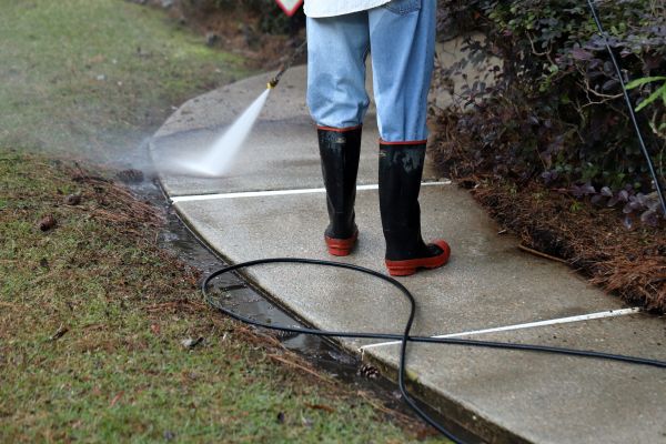 Cost of Sidewalk Pressure Cleaning in Los Gatos